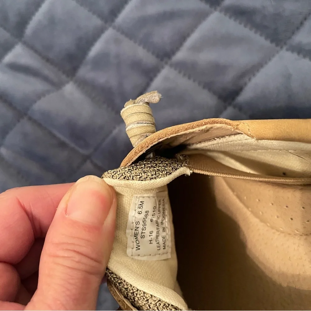 Sperry Men's Light Tan Leather Boat Shoes with Lace Detail